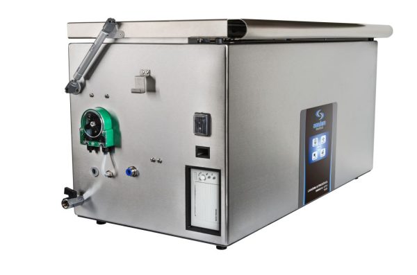 Lavadora ultrassônica SW4000 WJ AUTO 2 TOUCH de 40 litros da Sanders do Brasil, utilizada para limpeza profunda de instrumentos médicos e odontológicos por meio de vibrações de alta frequência.